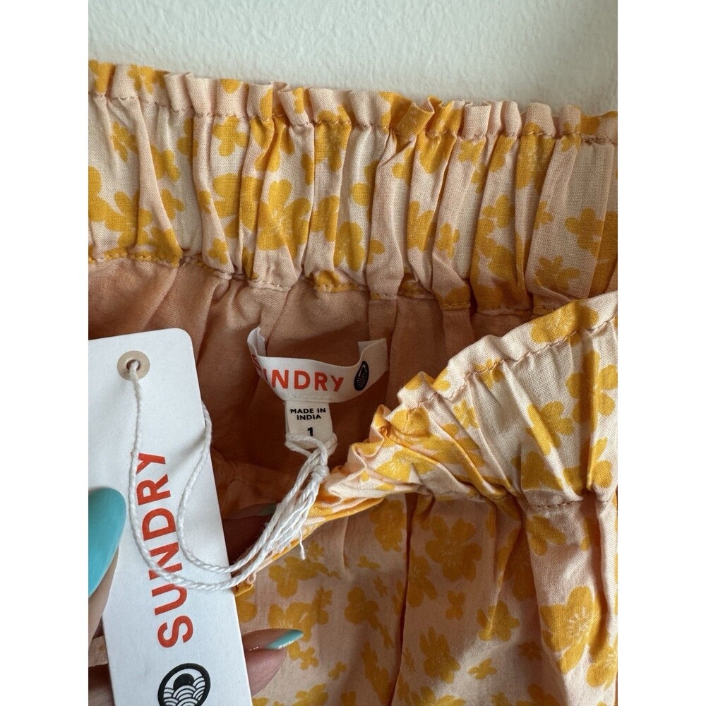 Sundry Peach Ditsy Cami Size 1/Small Adjustable Straps  NWT - Picture 2 of 5